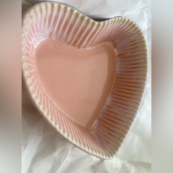 Anthropologie Heart Shaped Stoneware Ramekin Pink - Picture 5 of 7